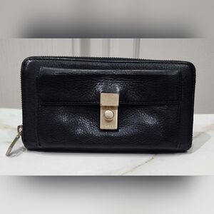 DKNY Soft Leather Wallet W/Classic Lock‎  Black